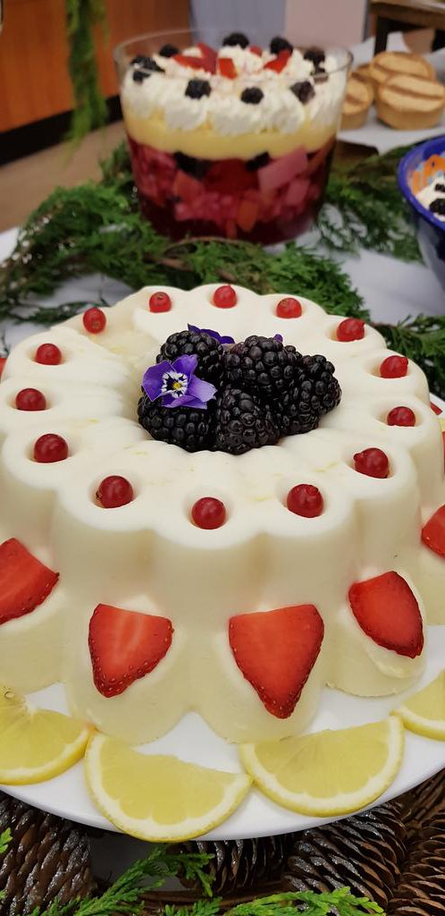 2Eat Caterham tweet media