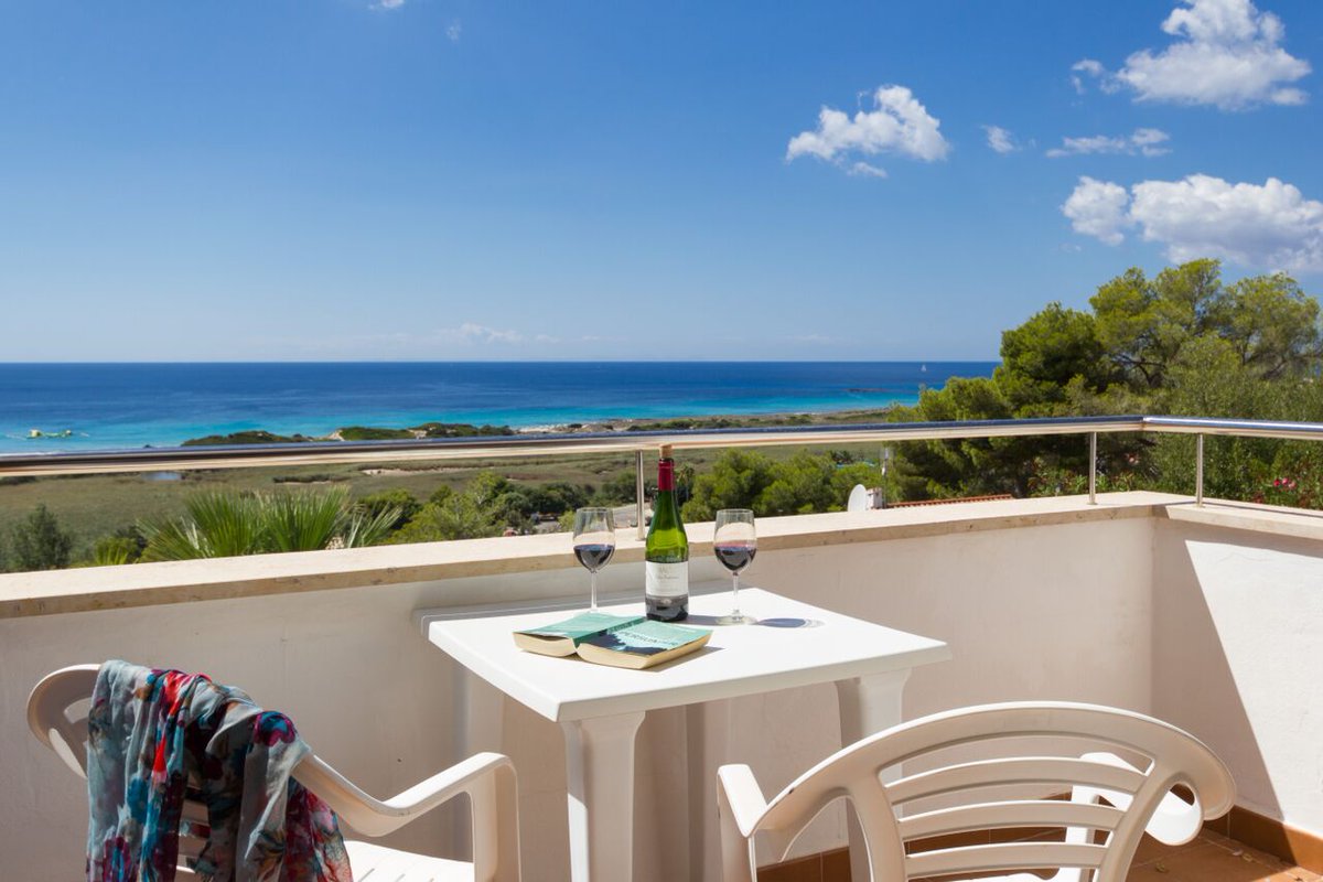 MenorcaVacation's tweet photo. It's been one of those hard-working weeks, hasn't it? We deserve this weekend π₯
#Menorca #MenorcaVacations #MenorcaSonBou #MenorcaViews #cheers https://t.co/xHUclcMGkg