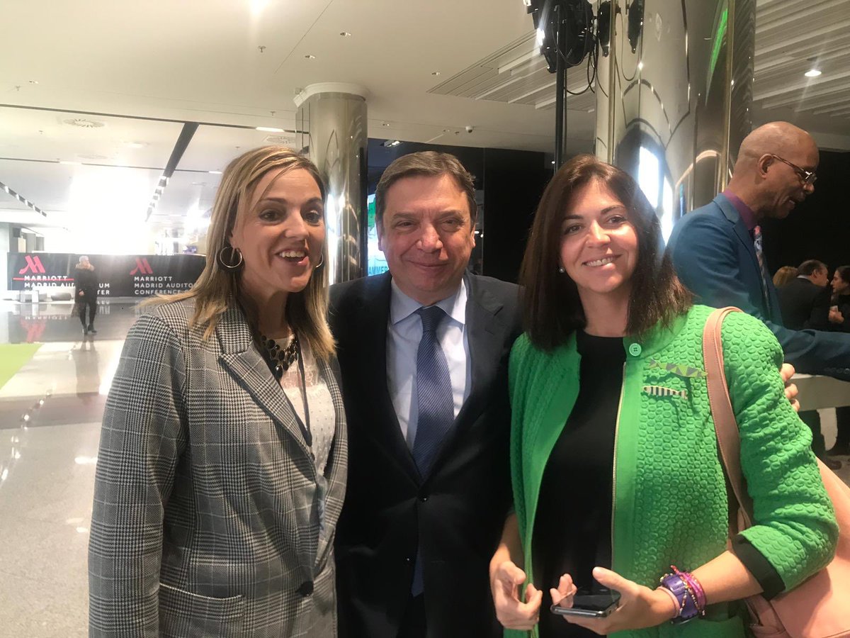 Algunas imágenes del II Congreso Internacional “La voz de las mujeres rurales en el mundo” organizado por <a href="/AFAMMERmujer/">Afammer</a> y que contó con la presencia de S.M la Reina <a href="/CasaReal/">Casa de S.M. el Rey</a> y con Luis Planas @mapagob