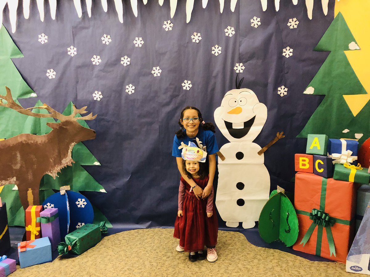 JessMCarrillo's tweet photo. Santa Shark performance and Leader in Me Parent Night..because learning never stops. #learningafterhours @CESLibrary1 @jhmelendez3 @mcarrillocespe @TEPSAtalk #WeleadTX https://t.co/S0c4JwRcgI