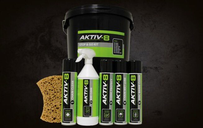 Cleaning bikes with <a href="/Aktiv_8/">Chris Jeurissen</a> 
Are your bikes clean before Christmas?🎄