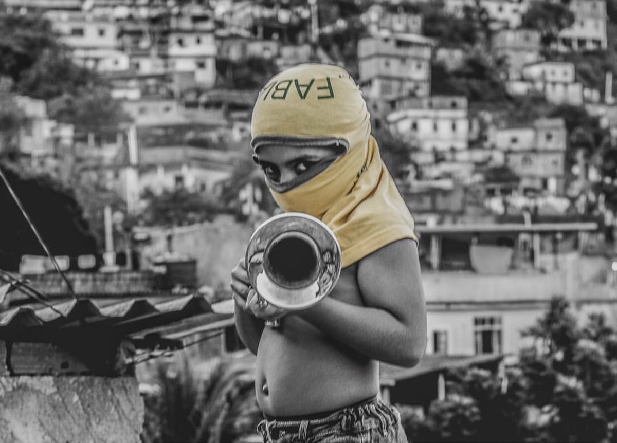 Favela tweet media