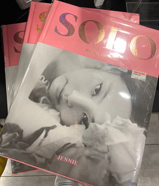 K-POP・アジア BLACKPINK JENNIE SOLO PHOTOBOOK SPECIAL jp.ktown4u.com : [フォトブック] BLACKPINK : JENNIE - JENNIE [SOLO