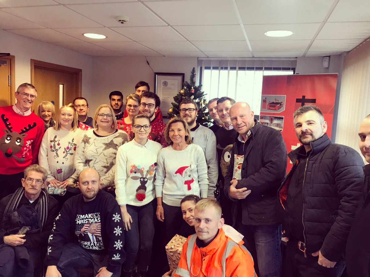 cut_swift's tweet image. Secret Santa and Christmas Jumper Day at Swift-Cut today. 
Getting into the Christmas spirit 🌲🎅 #swiftcut #ChristmasJumperDay2018