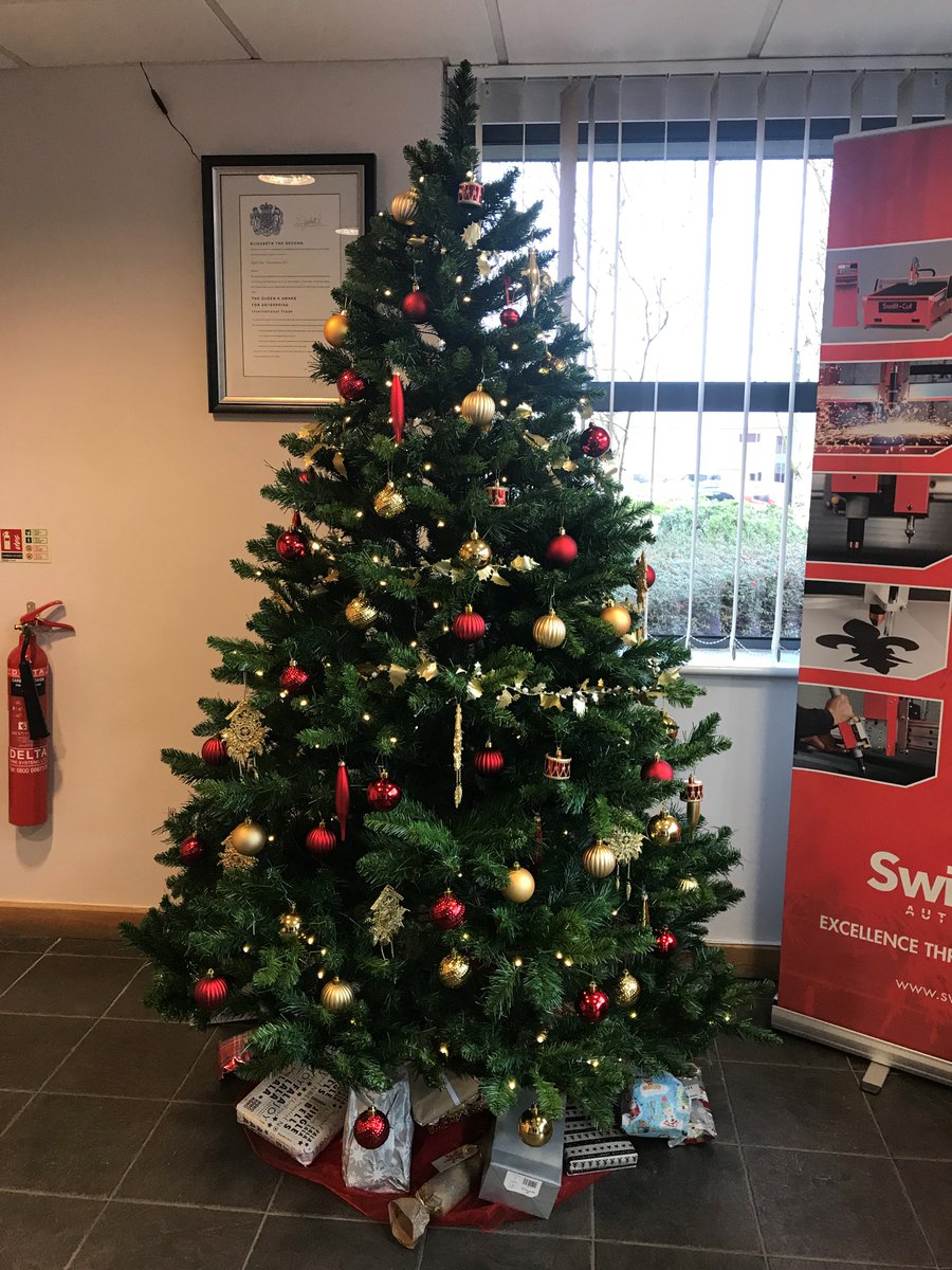 cut_swift's tweet image. Secret Santa and Christmas Jumper Day at Swift-Cut today. 
Getting into the Christmas spirit 🌲🎅 #swiftcut #ChristmasJumperDay2018