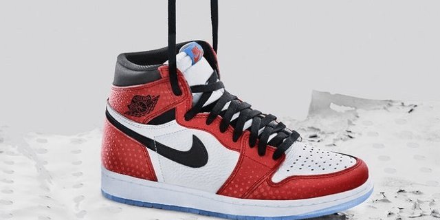 homem aranha no aranhaverso tenis