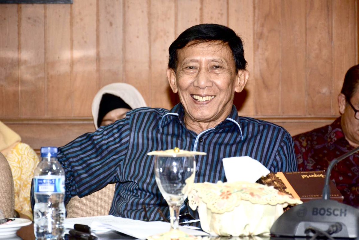 guntur_sasono's tweet photo. Sebagai anggota Komisi IV saya melakukan kunjungan kerja bersama dengan Komisi IV ke Semarang, kunjungan ini diagendakan untuk meninjau balai karantina ikan kelas II, Pertemuan dengan Perum Perhutani, peninjauan gudang Bulog, Pupuk dan embung pertanian https://t.co/rGgkXCkeW8