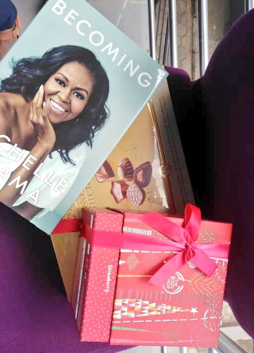 NambeyeK's tweet photo. My secret santa went above and beyond. I love my gift!โคโคโค #OfficeSecretSanta https://t.co/wJI5yo9Xpj