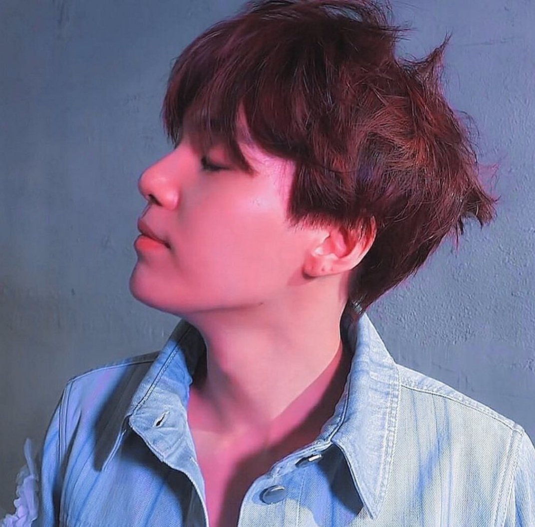 ArianaCaceresR5's tweet photo. @MnetMamaCharts @ShawnMendes @BTS_twt @LiamPayne @weareoneEXO #TheMostBeautiful2018 #BTS #MAMAVOTE #SUGA https://t.co/RiXQ2hMX9t