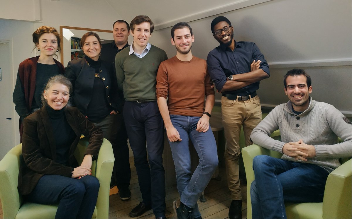 InitiativeFR's tweet photo. En 2018, @InitiativeGEU a financé 50 projets d'étudiants de grandes écoles et d'universités, pour un montant total de 2 millions €. Un beau coup de boost pour des projets innovants ! 

Ce matin, signature de 4 prêts d'honneur avec des entrepreneurs #tech #Industrie #numerique https://t.co/A4WCQBrXfz