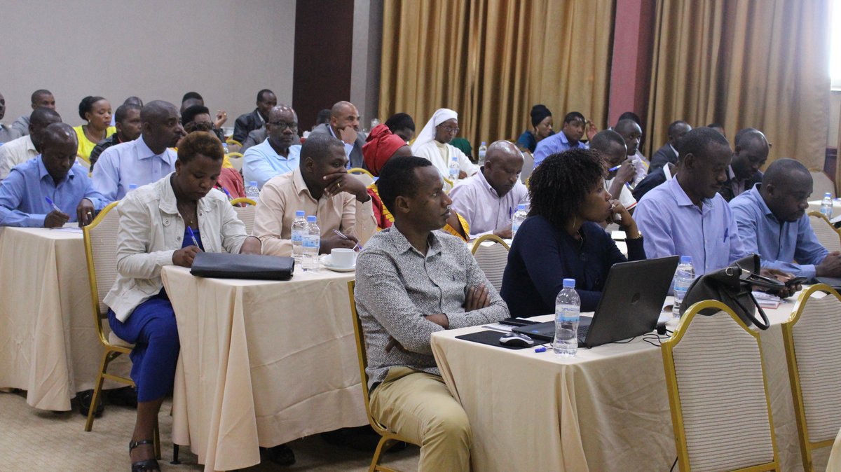 umucyo_gov_rw's tweet photo. In his process of roll out phase, #EproTeam organized workshop on #UmucyoSystem for #BudgetOfficers and #Procurementofficers from #DistrictsHospitals. https://t.co/KBev70DoMU