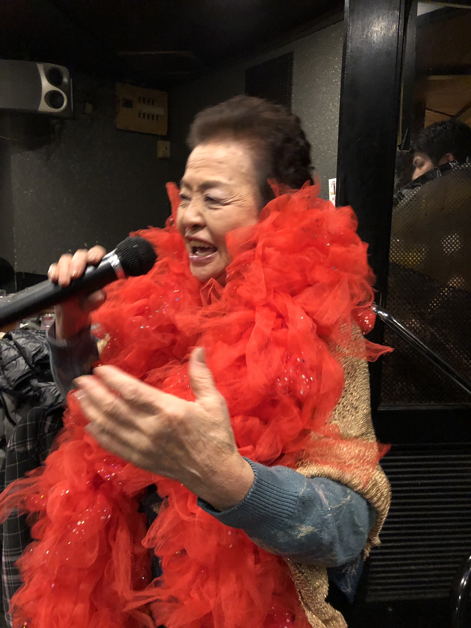 ルビー official on X: ルビー制作忘年会 熱唱する最高齢女優・小笠原祐子さん さすがのエンターテイナー #小笠原祐子 #ルビー  #最高齢セクシー女優 t.cooYG4q8zt8k  X