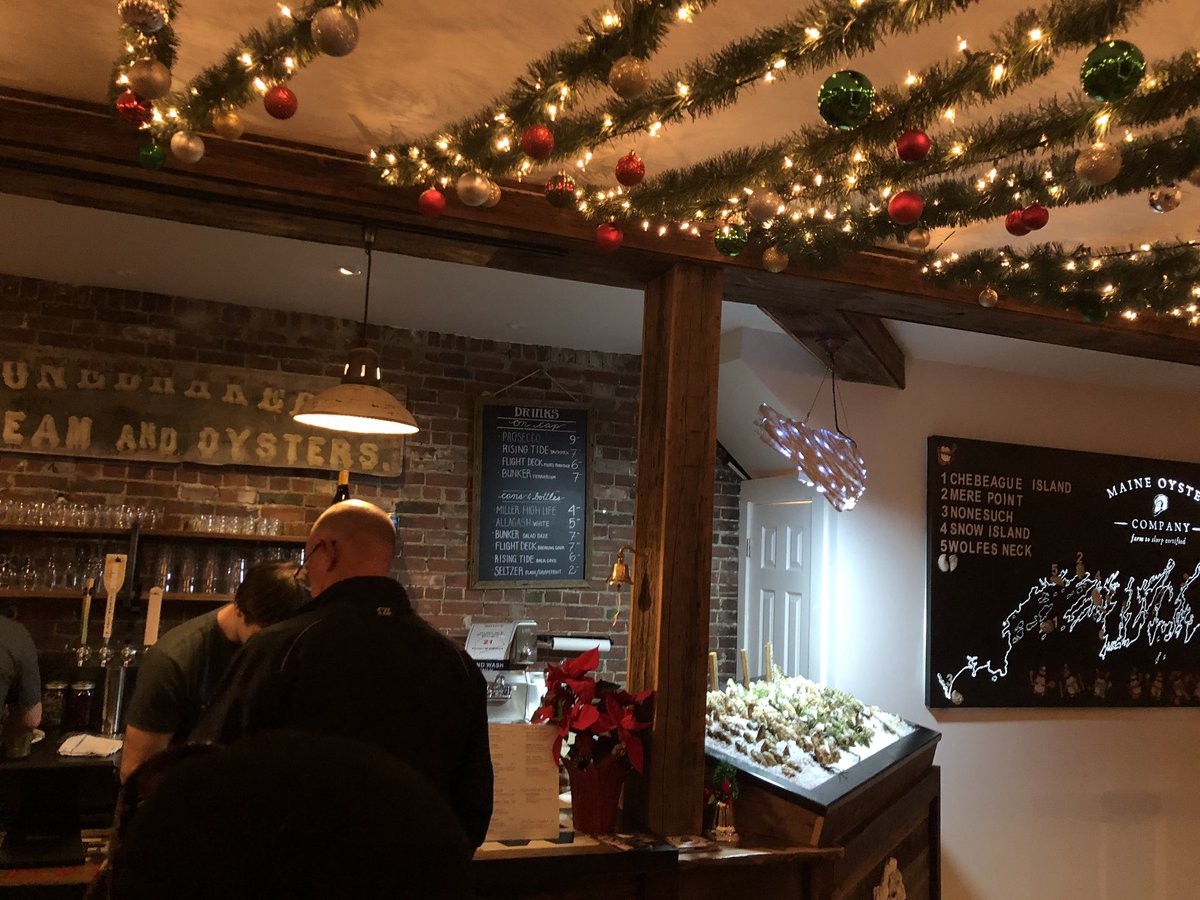 MerePointOyster's tweet photo. Great time catching up with other #Cascobay #oysterfarmers @ Maine Oyster Company #chebeagueislandoysters @BasketIsOysters #quahogbayconsevancy #wolfsneckoysters  #nonesuchoysters #merepointoyster #localseafood #maineoysters #supportlocalfarmers https://t.co/fvkvx7uito