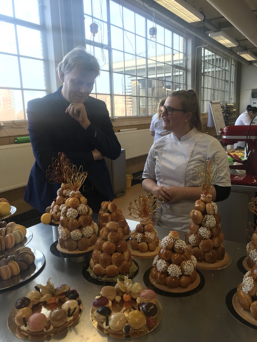 JanHamming's tweet photo. Vandaag bezocht ik de open dag van de bakkersopleiding #bakeryinstitute waar zeer gemotiveerde mensen worden omgeschoold tot (banket)bakker in de #verkadefabriek #zaandam mede opgericht door Founding Father en mijn oude Bakker(tje) Deeg uit #heusden https://t.co/zM1q4O2fW2