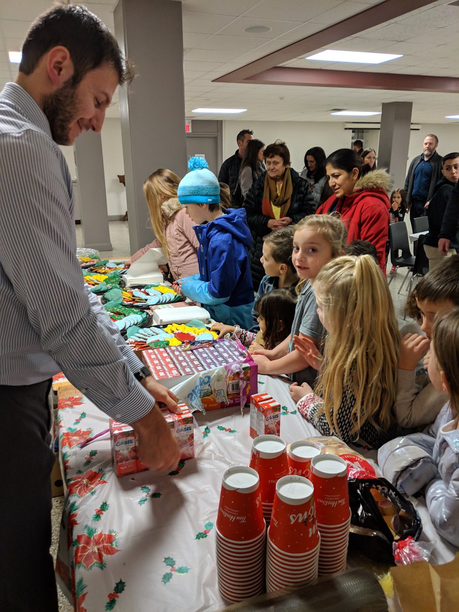 Merci à toutes les familles qui sont venues célébrer la messe de l'Avent avec nous à la paroisse St-Joseph!  Ce fut une belle soirée en famille.