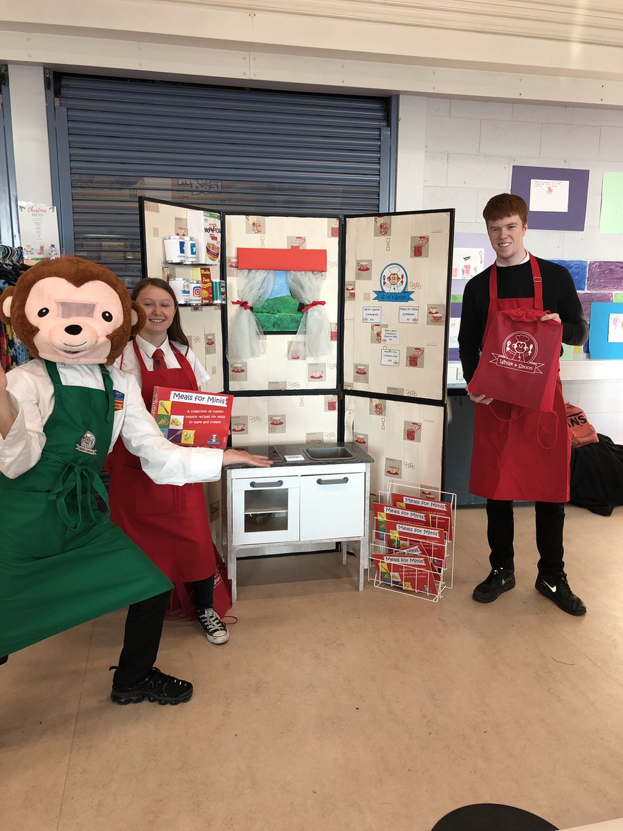 whiskandspoonco's tweet photo. @oakwoodG34 Christmas trade fair #whiskandspoonco #matthewthemonkey #christmas #stockingfillers #mealsforminis https://t.co/6b1FSZsIvw