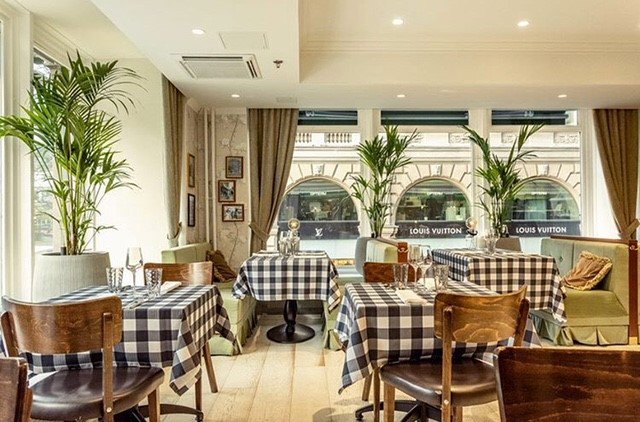 Pinto_Design's tweet image. Ravintola Strindberg sai arvoisensa lisäosan, jossa näkyy myös Pinto Designin ja  Pinto Pron kädenjälki. Ravintolaan mahtuu nyt enemmän asiakkaita ja  sieltä löytyy erikseen varattava, kauan toivottu kabinettitila. #PintoDesign #PintoPro #tilasuunnittelu #ravintolastrindberg