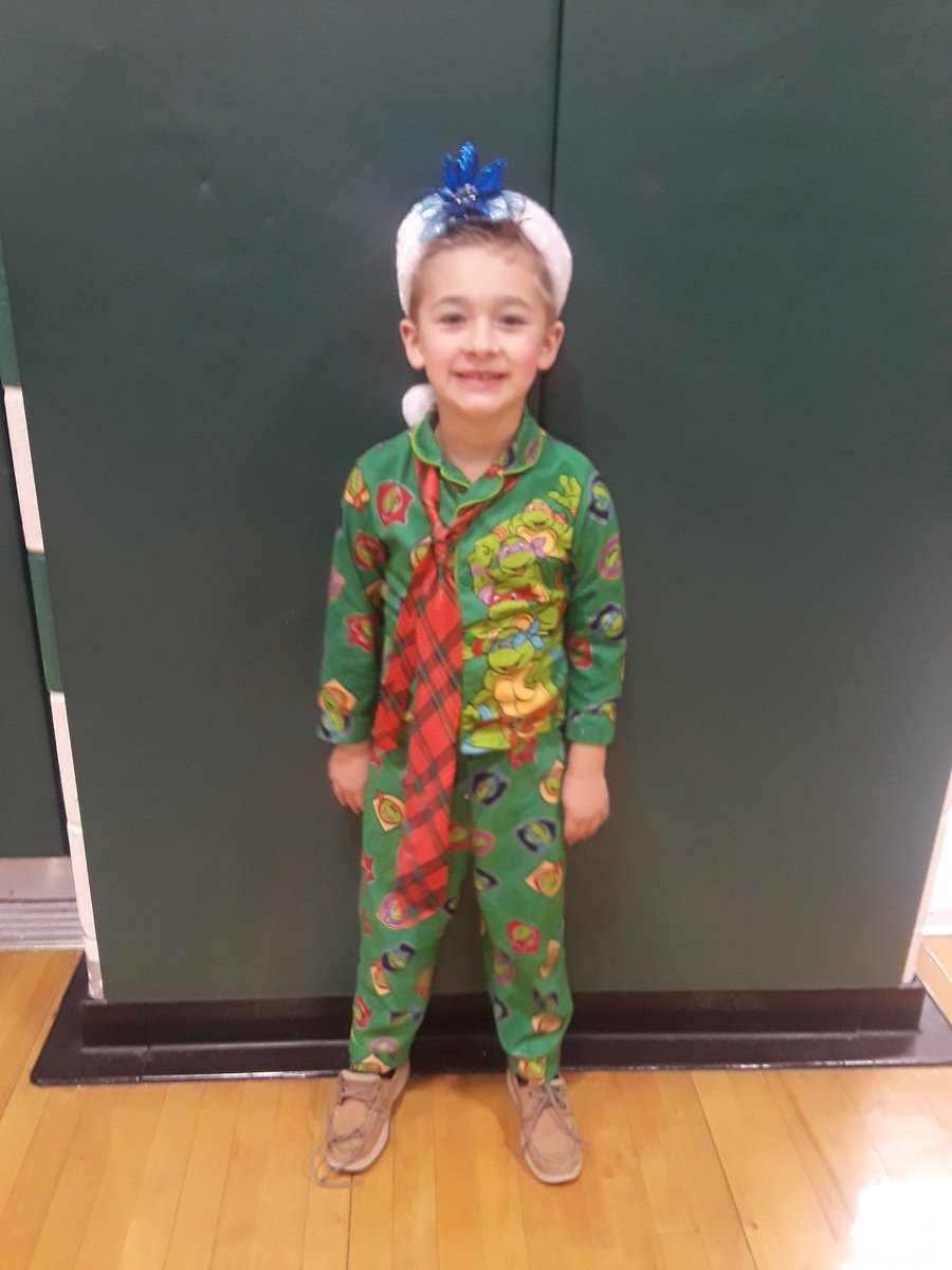 TeresaJLowery's tweet photo. Whoville day
#BMerryBoston #BDashingDec https://t.co/NrmsBzK4Hv