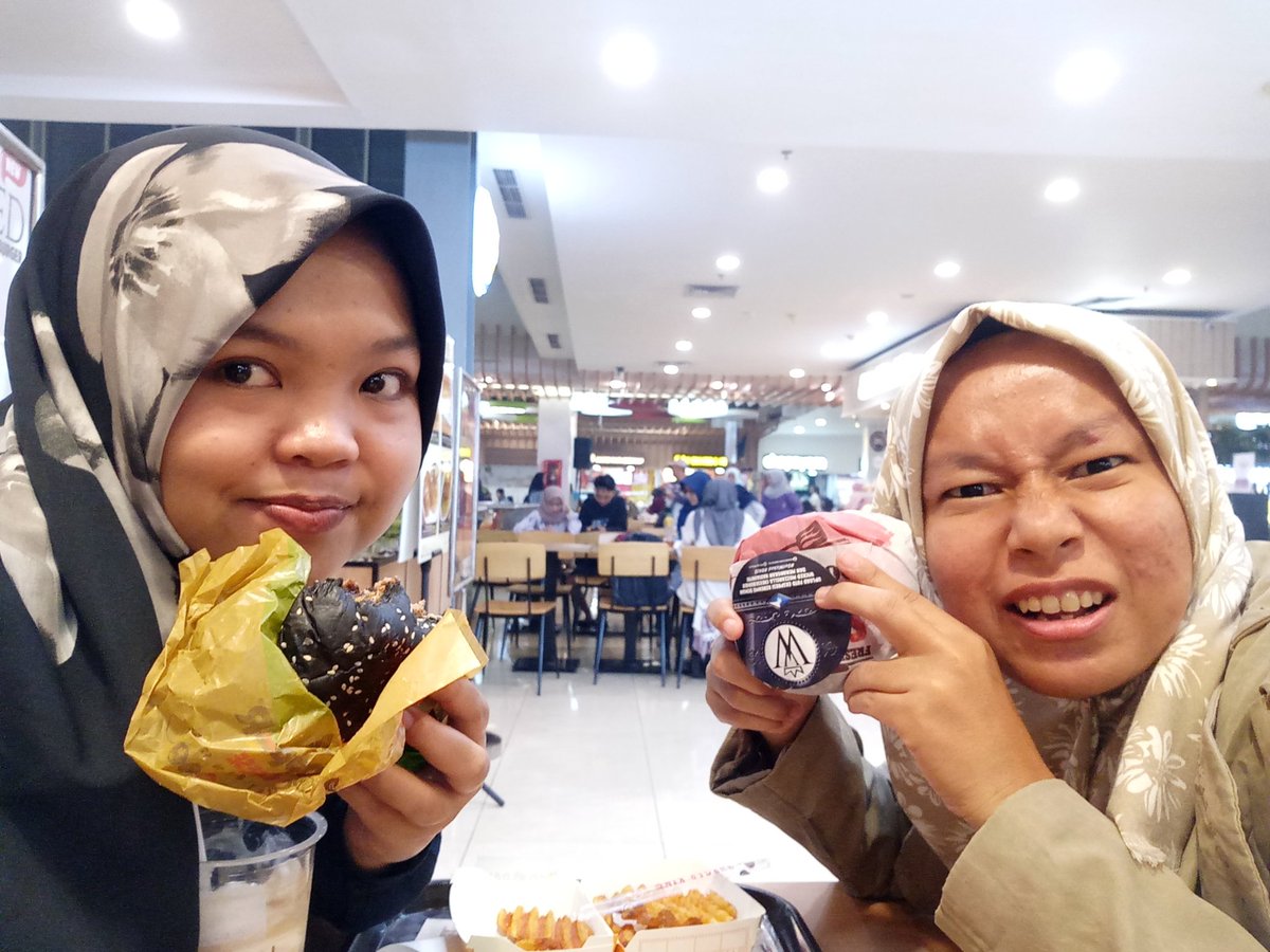 EnjiTengkers's tweet image. Mau ikutan Photo competition ala @BurgerKing_ID #GETWICKED tapi pada malu upload di IG jd upload d sini aja with unayyyyyy