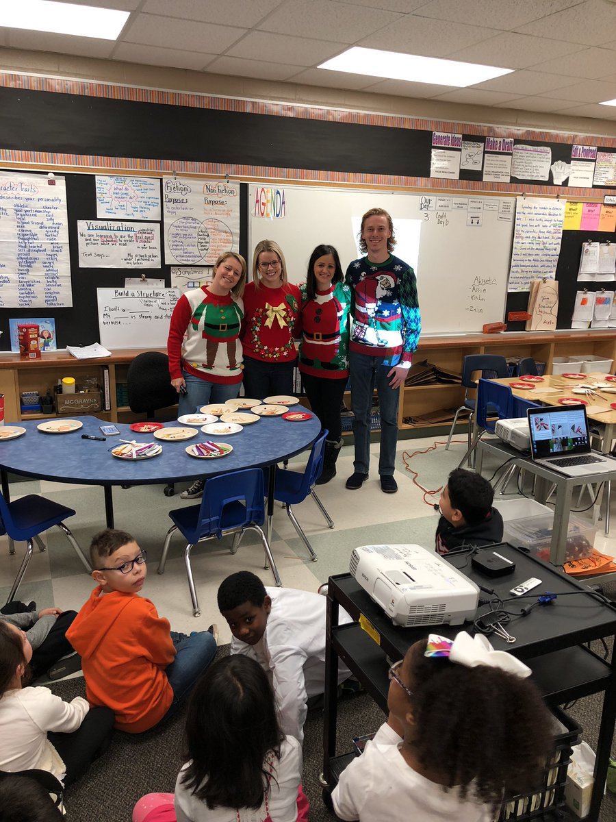 PrincipalRomano's tweet photo. @northwoodps staff enjoying craft day!! @mrsclisi @msmcgrayne @missbwalka https://t.co/p9gNWbvs0U