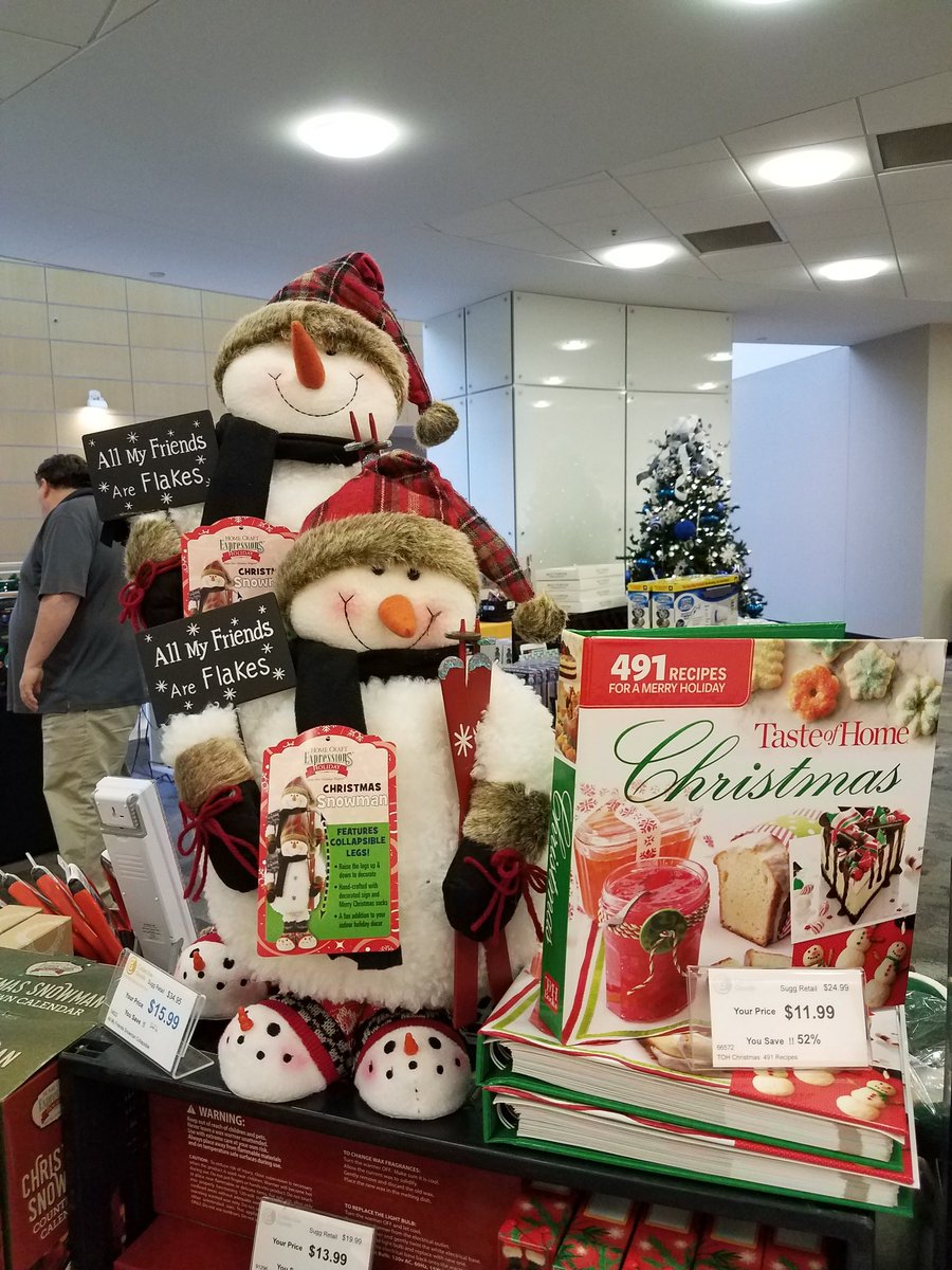 TinaJDicks1's tweet photo. Last day at EMC Insursnce. Raising money for their Empmoyee Emergency Fund. Today 9-3 in the atrium. https://t.co/mNzRHYCWH7