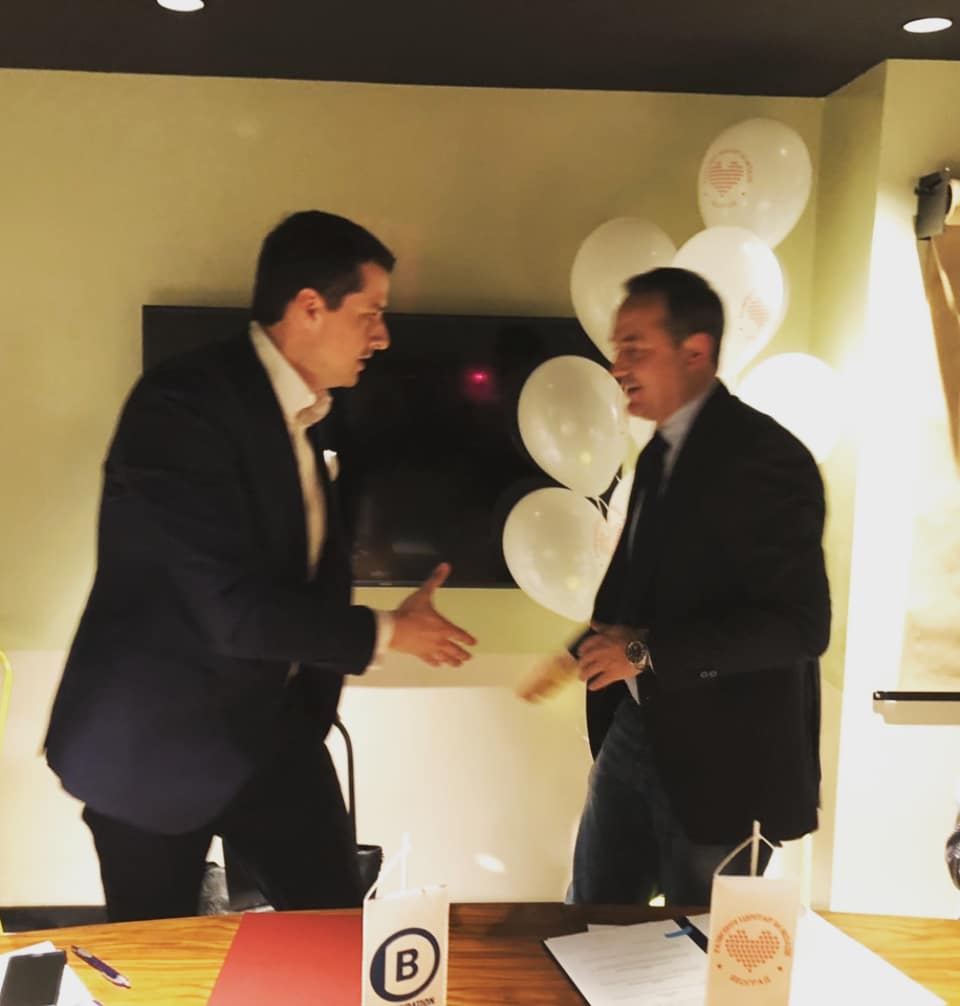 FondacijaBudva's tweet photo. Fondacija Budva potpisala učešće u evropskom Erasmus+ projektu! Borimo se za radna prava mladih i gradimo nova regionalna partnerstva! 💪💪💪
#BudimoGrad #Budva https://t.co/xrF3VjkeZy
