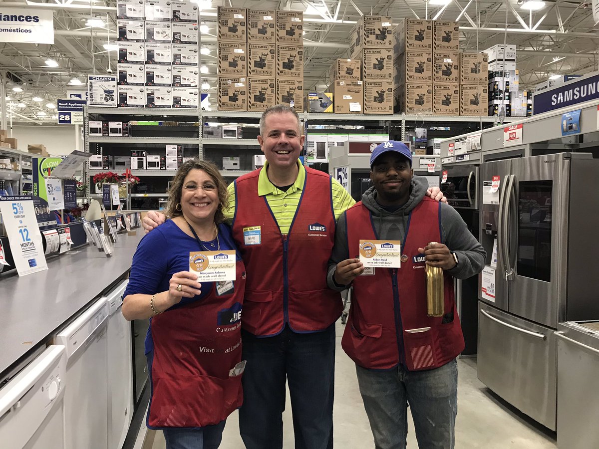 forrest1917's tweet photo. Bay Shore Lowes thanking our gold customer service stars Aldon and Maryann. #superservice. @Legler1363 @l_abbatecola @CrystalR3159 @AliceLC17 https://t.co/B6lti6ui5c