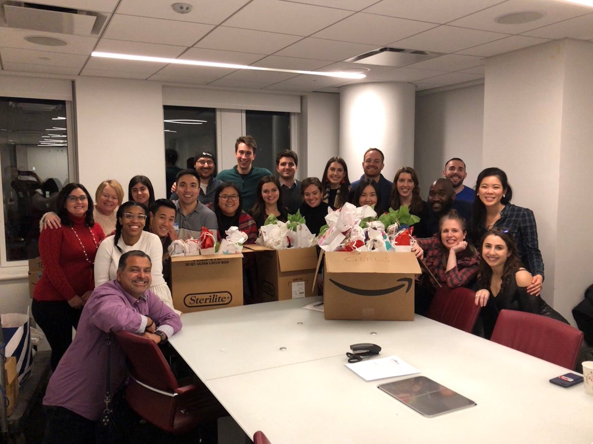 TheNYFoundling's tweet photo. A special thanks to our helpers from @FlatironHealth who packaged 120+ #Christmas gifts for college-aged #fosteryouth who participate in our #DormProject, giving them the resources &amp; support needed to earn their degrees. https://t.co/bt2ebGrEYR