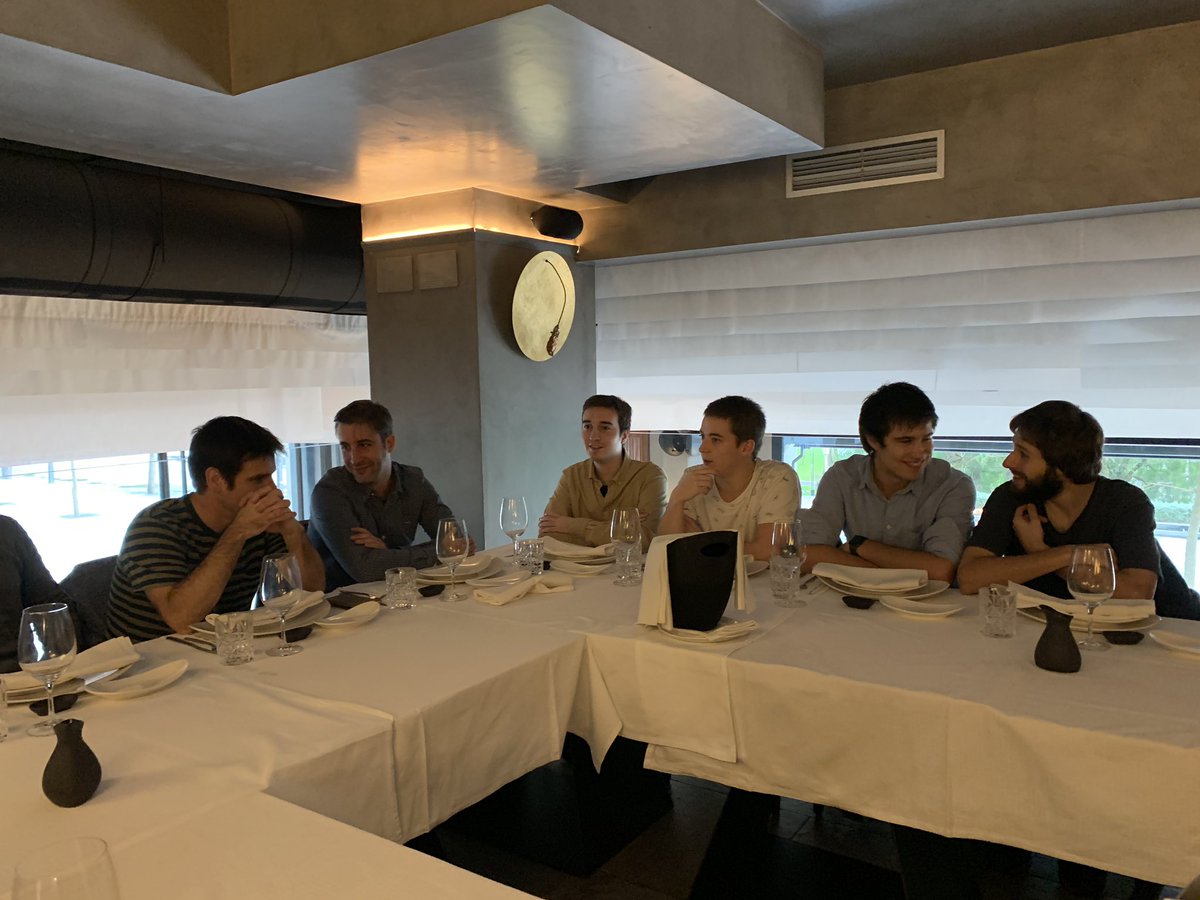 Bull_Host's tweet photo. ¡Se acabaron las incidencias por hoy! El equipo de @Bull_Host y @algi_os empezamos a celebrar nuestra quedada anual en el Origen de Bilbao. ¿Habrá discurso de los capos...? https://t.co/nhHVeNHjTI
