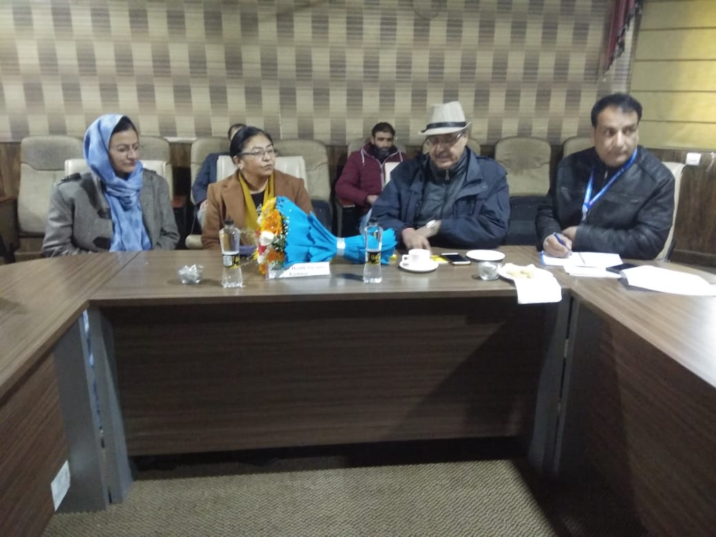 NHM  J & K tweet media
