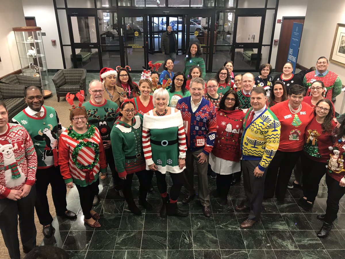 MarkSpartaFACHE's tweet image. Celebrating #UglySweaterDay at @HackensackUMC #holidayseason #uglysweater @HMHNewJersey