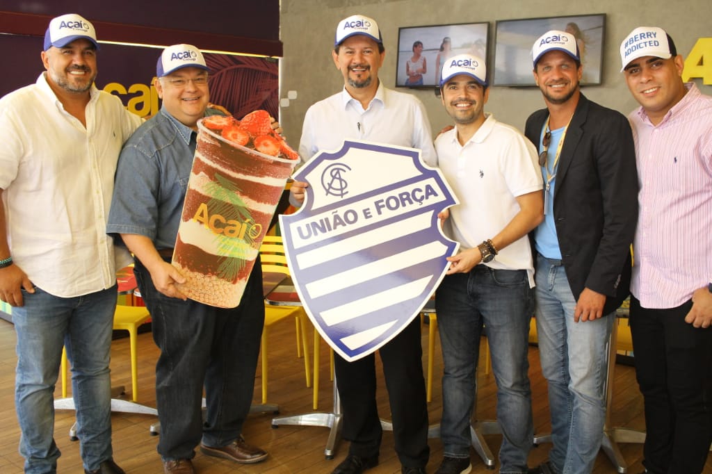 CSAoficial's tweet photo. CSA e Açaí Concept unem forças num só ideal. Mais uma grande parceria firmada para 2019! 💙 #viciadosemacai #transformesuavida https://t.co/xQFMeGihuO