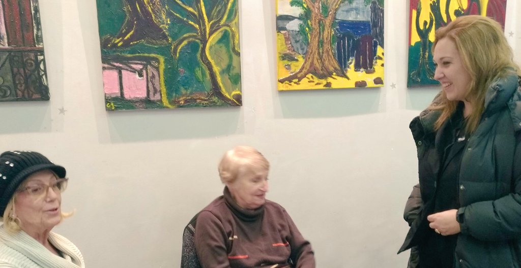 Helenebidard's tweet photo. Atelier «Aide numérique
sénior.e.s» au
Centre Paris Anim' Reuilly avec le #Claje
On y propose des ateliers d’initiation, en petit comité, et dédiés aux senior.e.s !
Une bonne manière d'appréhender l'usage des nouvelles technologies du quotidien (smartphone et tablette) https://t.co/RYigdLqj9k