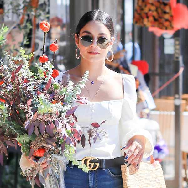 HAPPY BDAY! Confira as lições de street style de Vanessa Hudgens! VEM VER -->  