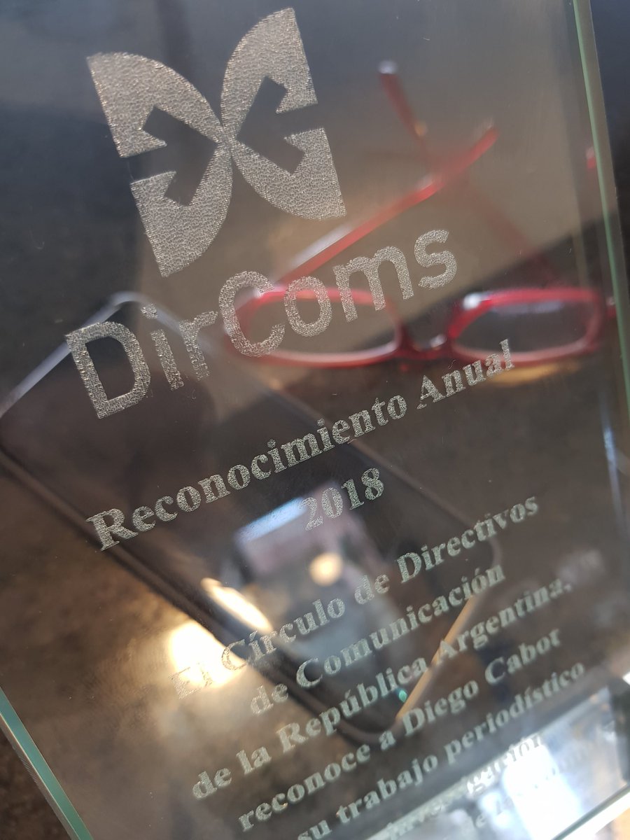 diegocabot's tweet photo. Muchas gracias @circulodircoms por el reconocimiento que me entregaron. 
Como ya lo hemos hablado, varios a de ustedes me padecieron pero siempre en el marco del respeto.
Una vez más, muchas gracias.  Y buen 2019 https://t.co/QA1KPBWoAY