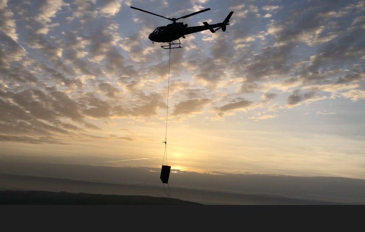 pdgaviation's tweet photo. Dam Construction #pdghelicopters #loadlifting #stoneskip https://t.co/HWwH1R2HMc