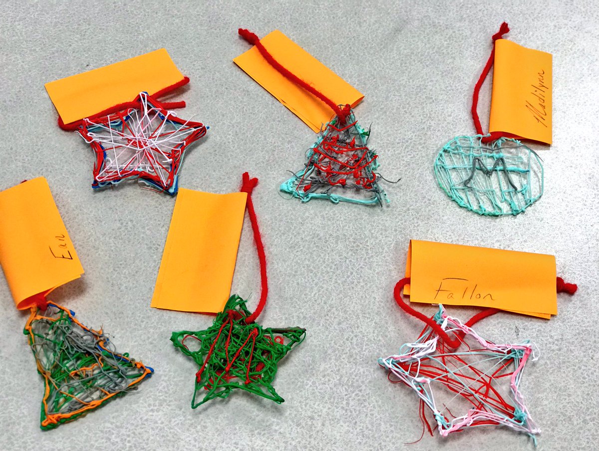 PatrickHazelton's tweet photo. Kindergarten and 5th grade students collaborated to read a Christmas story focusing on the sequence of event and setting they then designed/created a 3D ornament @ClaypoolKnights #wcsmission #wcsSTEM https://t.co/TPhniDouBx