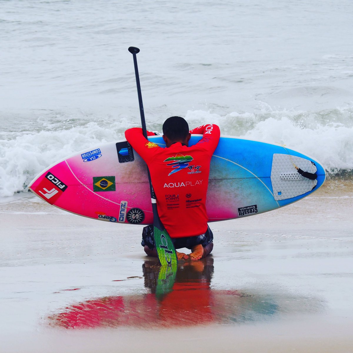 The power of reconnecting to your believes is always magic. So use it to go for your dreams💫 Like @luizdinizsup catching Gold and getting new Worldchampion #isaworlds #SUP Wave in China 🇨🇳🏄‍♂️Hugh congrats to the awesome win 🏆