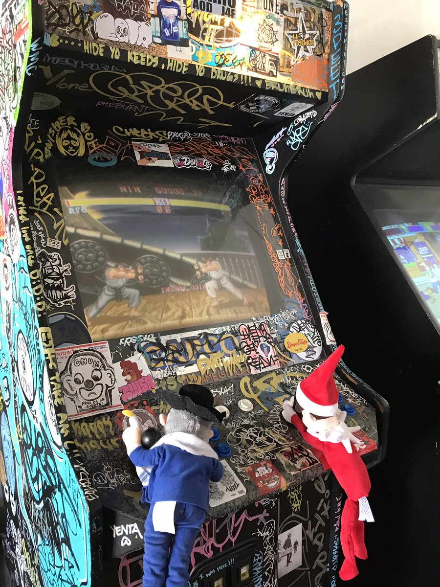 HISanDiego's tweet image. They moved on to Street Fighter! #elfonashelf #menschonabench #hostellife #hostelshenanigans #sandiego #streetfighter