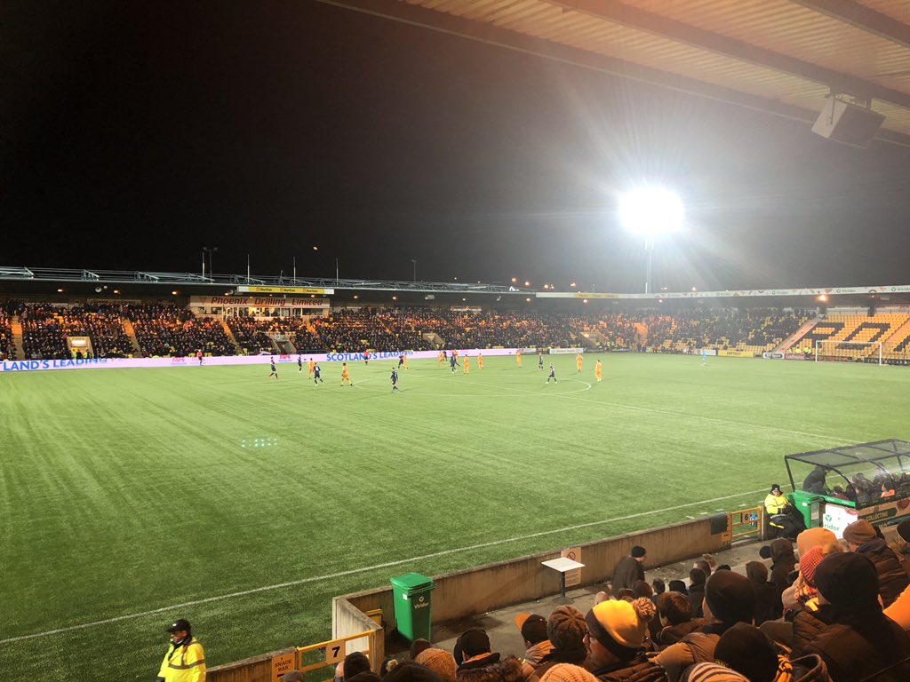 Raw and intense good old kick and rush. GOTTA LOVE IT. My kinda Football #Livingston #ScottishPremierLeague #Lions #NewFan