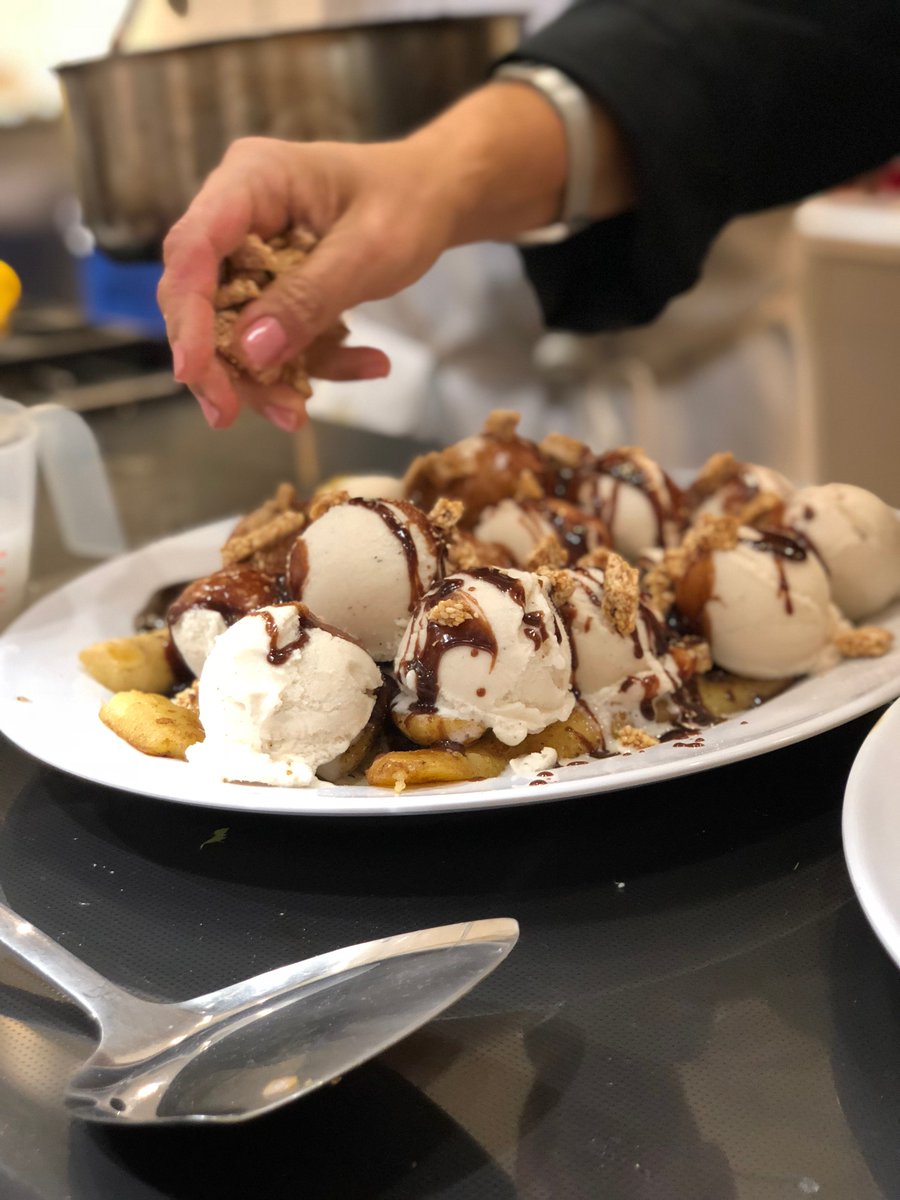 BCAE's tweet image. #FlashbackFriday to last Monday when we were fortunate enough to welcome @CommitteeBoston's Consulting Chef @DianeKochilas &amp;amp; Chef de Cuisine Theo Tsilipanos to the BCAE kitchen for New Friends &amp;amp; Good Food: Share A Greek Meze Table, part of our #CelebrityChef series! #foodieFriday