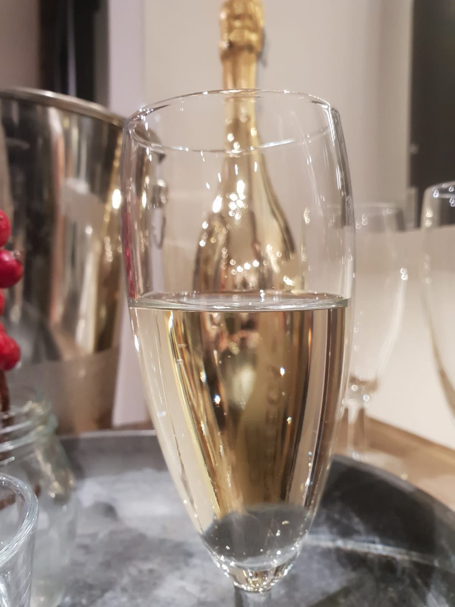 Wat een mooie koopavond #sfeer #fijnegasten #mooiHaar #feestmaand fijne avond nog voor iedereen 💋#teamtendenz