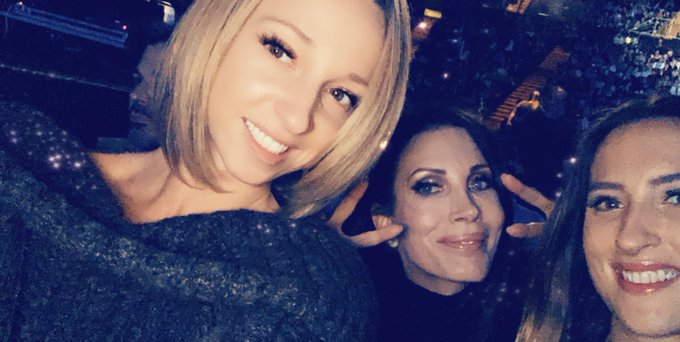 Amazing @fleetwoodmac show lastnight w/ amazing people. Couldn&rsquo;t have asked for a better show. #RIPBrad<a class="tags" target="_blank" title="On Twitter" href="/?out=eyJ0eXAiOiJKV1QiLCJhbGciOiJIUzUxMiJ9.eyJpYXQiOjE3MjE2NzcxMzcsImlzcyI6InR3cG9ybnN0YXJzLmNvbSIsIm5iZiI6MTcyMTY3NzEzNywiZXhwIjoxNzUzMjEzMTM3LCJyZWRpcmVjdF91cmwiOiJodHRwczovL3R3aXR0ZXIuY29tL2ZsZWV0d29vZG1hYyJ9.6MKMVcmxi0QUMMSNm68r7aR2onFNmM8vXkNu67oUCteIcPfcqpAxPg4uqq1N-7Md_fj7iulHBRJIIPJz5ZE7Iw">@fleetwoodmac</a><a href="/tag/ripbrad"class="tags"><span>#ripbrad</span></a>