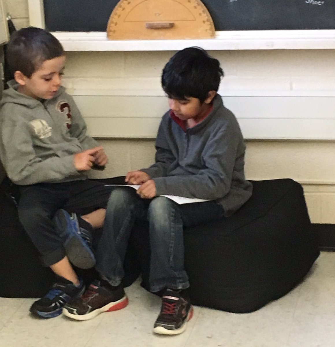 MrsT_bo's tweet image. The power of Choice in our Daily 5 Centres keep us learning and engaged! #literacy #differenciatedlearning