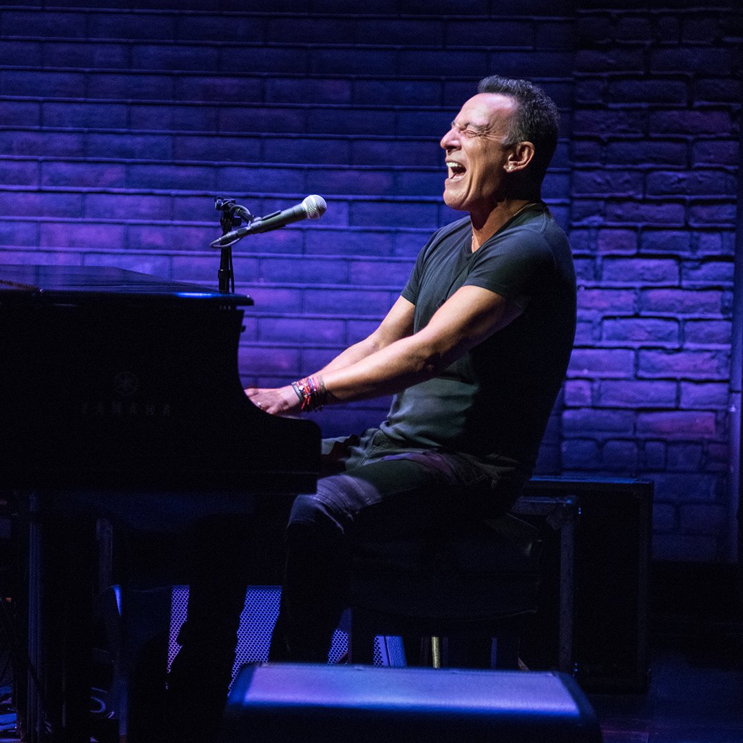 springsteen's tweet photo. You’ve never heard Bruce like this… Head to @AmazonMusic to listen to the unique experience that is the ‘Springsteen On Broadway’ live soundtrack album – an absolute essential for any Springsteen fan’s collection #SpringsteenBroadway https://t.co/QnYDaXfWU8 https://t.co/jLXS7Bw7pN