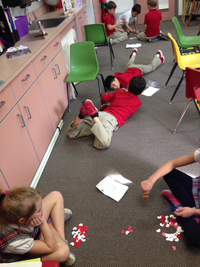 lcdaniels1's tweet photo. Lower school students play the dreidel game after discussing the Jewish tradition of Hanukkah https://t.co/AIS6Lle8OY