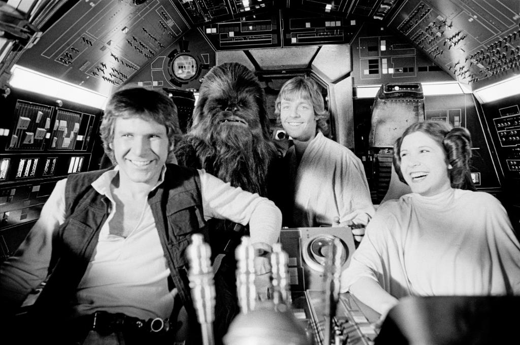 starwars's tweet photo. Explore rare photos from the trilogy that launched a saga in The Star Wars Archives: https://t.co/caxakKTAnd https://t.co/uYpYd5ydfa