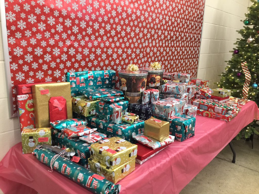 lap173's tweet photo. Little Holiday fun during our Employee appreciation event! We are all on major sugar highs! @HR4Connected https://t.co/uWQaXgRLDQ