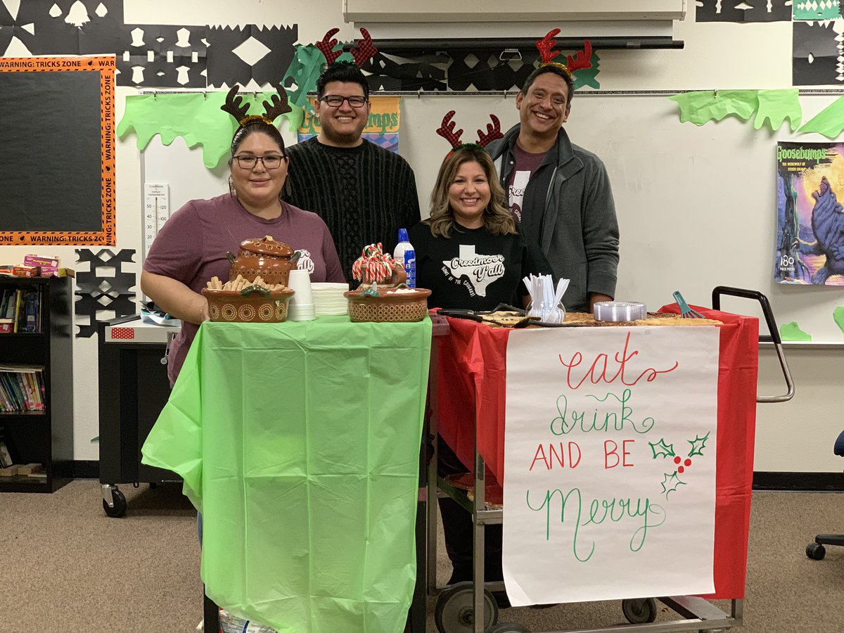 DVISD_CES's tweet photo. THE OG Goodie Cart!! #CES4thGradeRocks loves our admin team!! Thank you for spoiling us every month with the BEST goodies! #CES4thTakesOverTwitter #BestAdminTeamEVER #CreedmoorYall #DVPROUD https://t.co/bqQimF7Js3