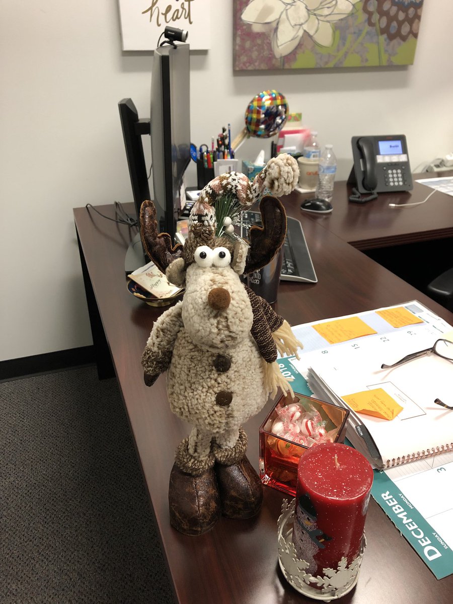 techchick_LnR's tweet photo. I was gone for less than 5 minutes and came back to this!! #elfshenanigans #themooseisnotamused @PearlandETS https://t.co/sFSxeZzJx3